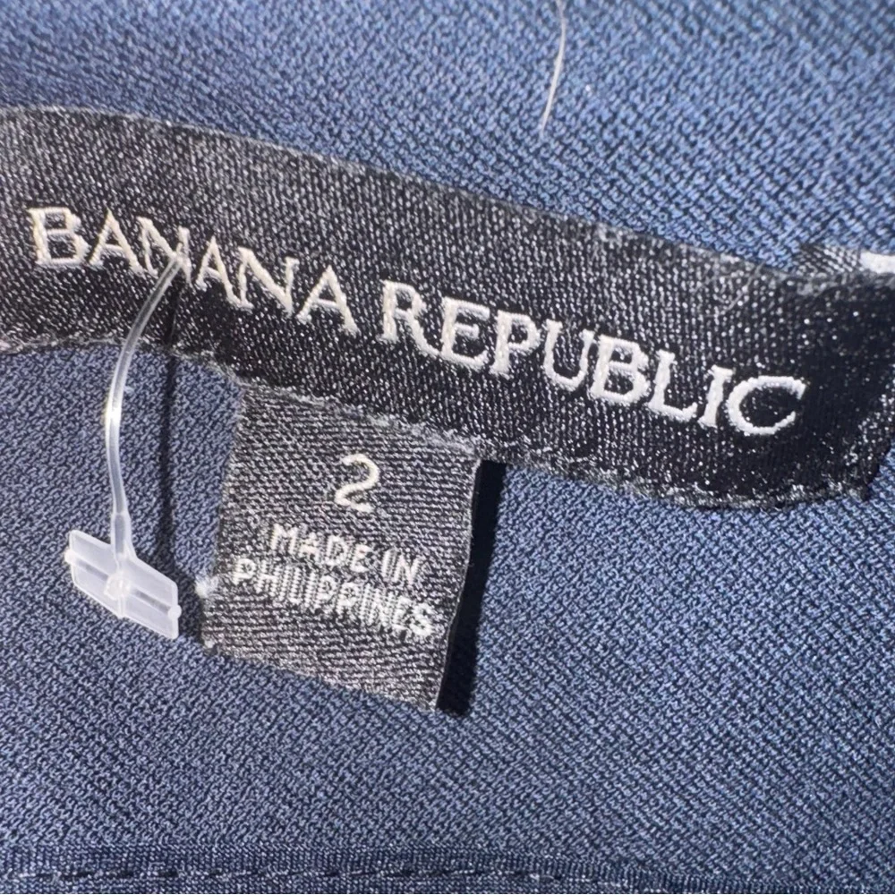 Banana Republic Dark Blue Pencil Skirt women’s size 2 - D